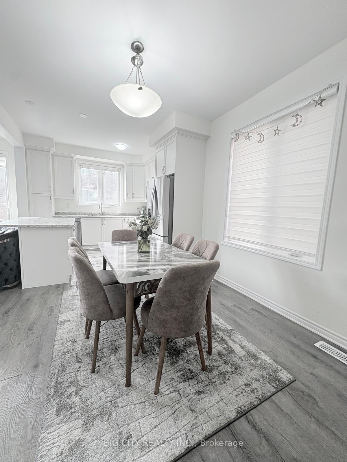 Photo 6 of 982 Cherry Court, Milton, Cobban — HOMEH