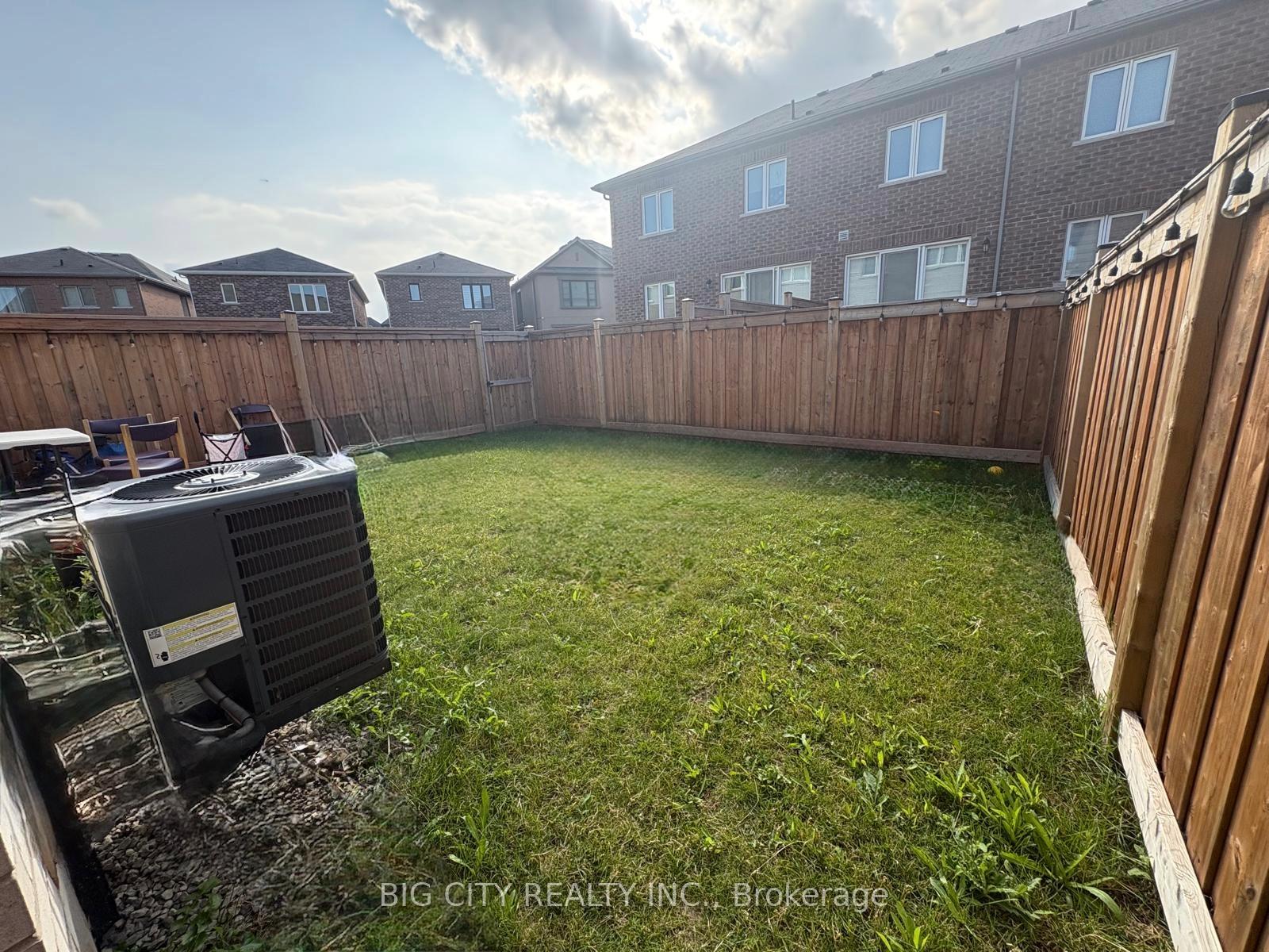 Photo 22 of 982 Cherry Court, Milton, Cobban — HOMEH