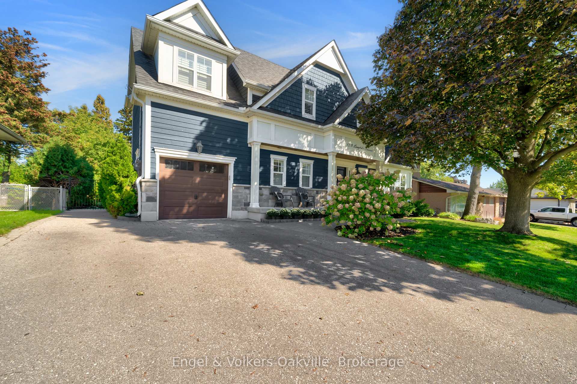 Photo 3 of 1378 Langdale Crescent, Oakville, Falgarwood — HOMEH