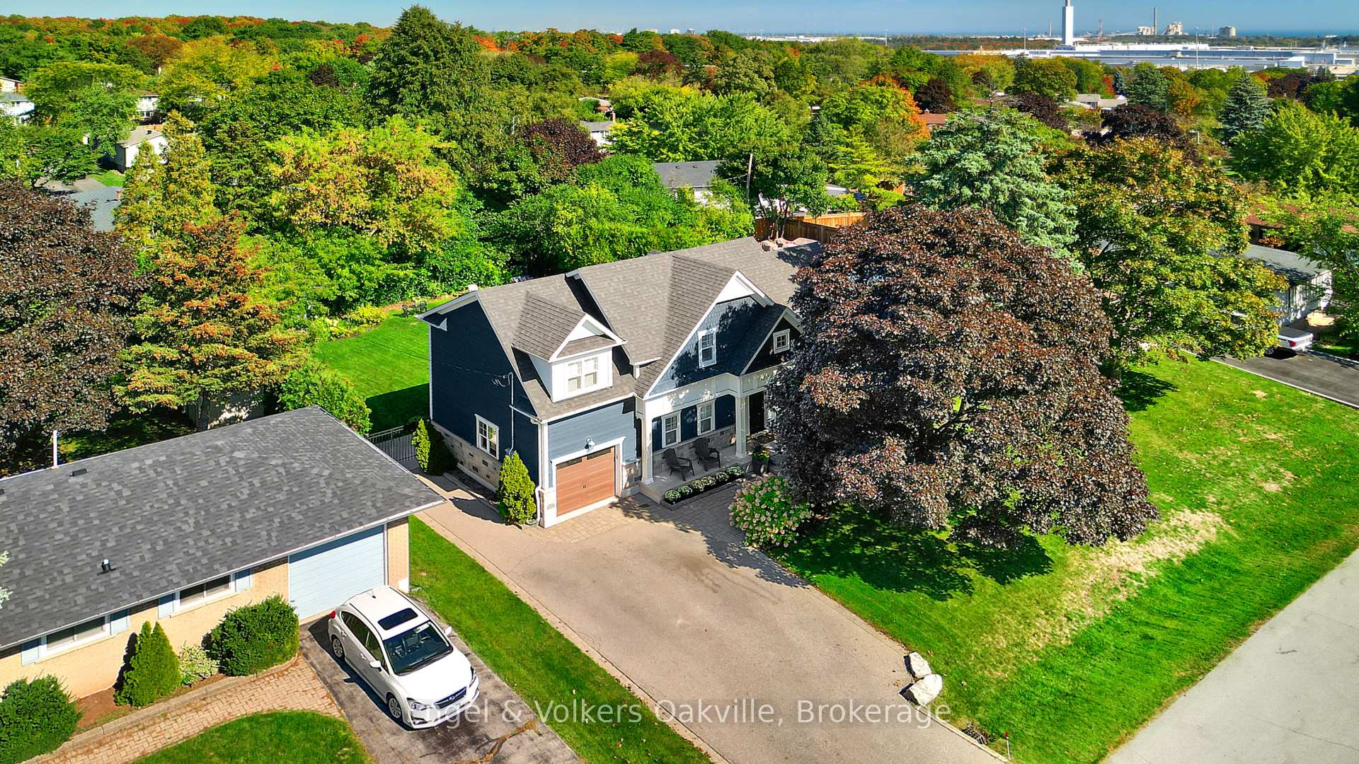 Photo 4 of 1378 Langdale Crescent, Oakville, Falgarwood — HOMEH
