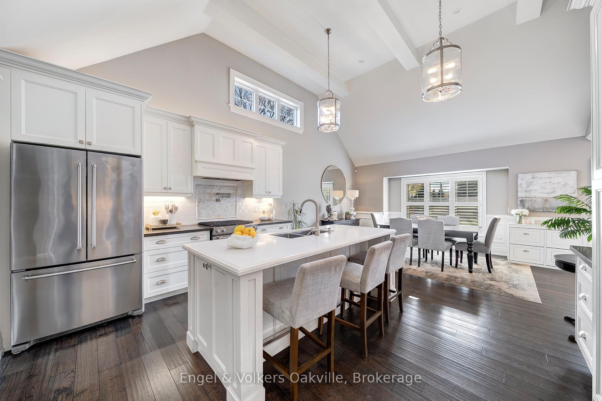 Photo 8 of 1378 Langdale Crescent, Oakville, Falgarwood — HOMEH