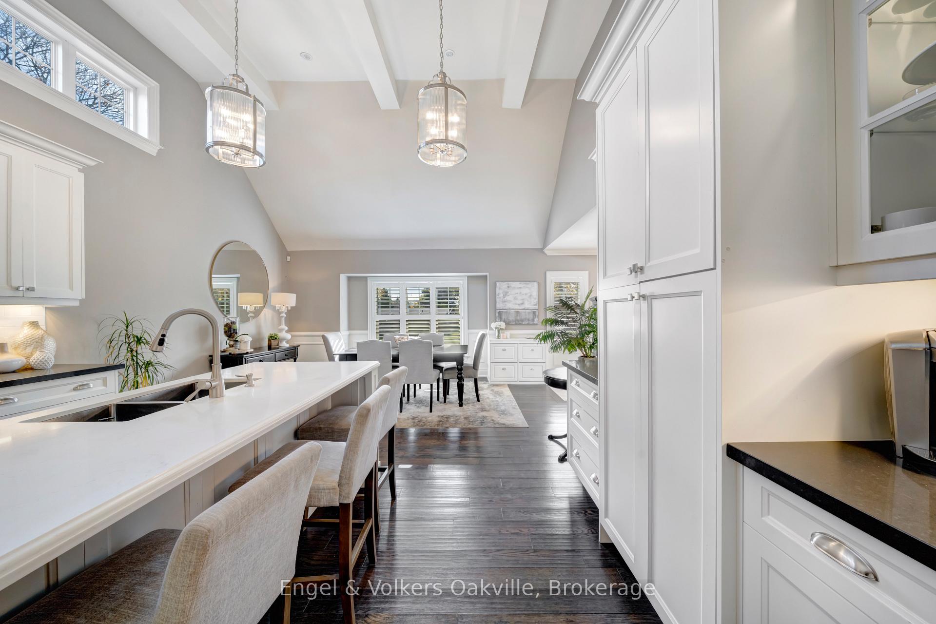 Photo 10 of 1378 Langdale Crescent, Oakville, Falgarwood — HOMEH