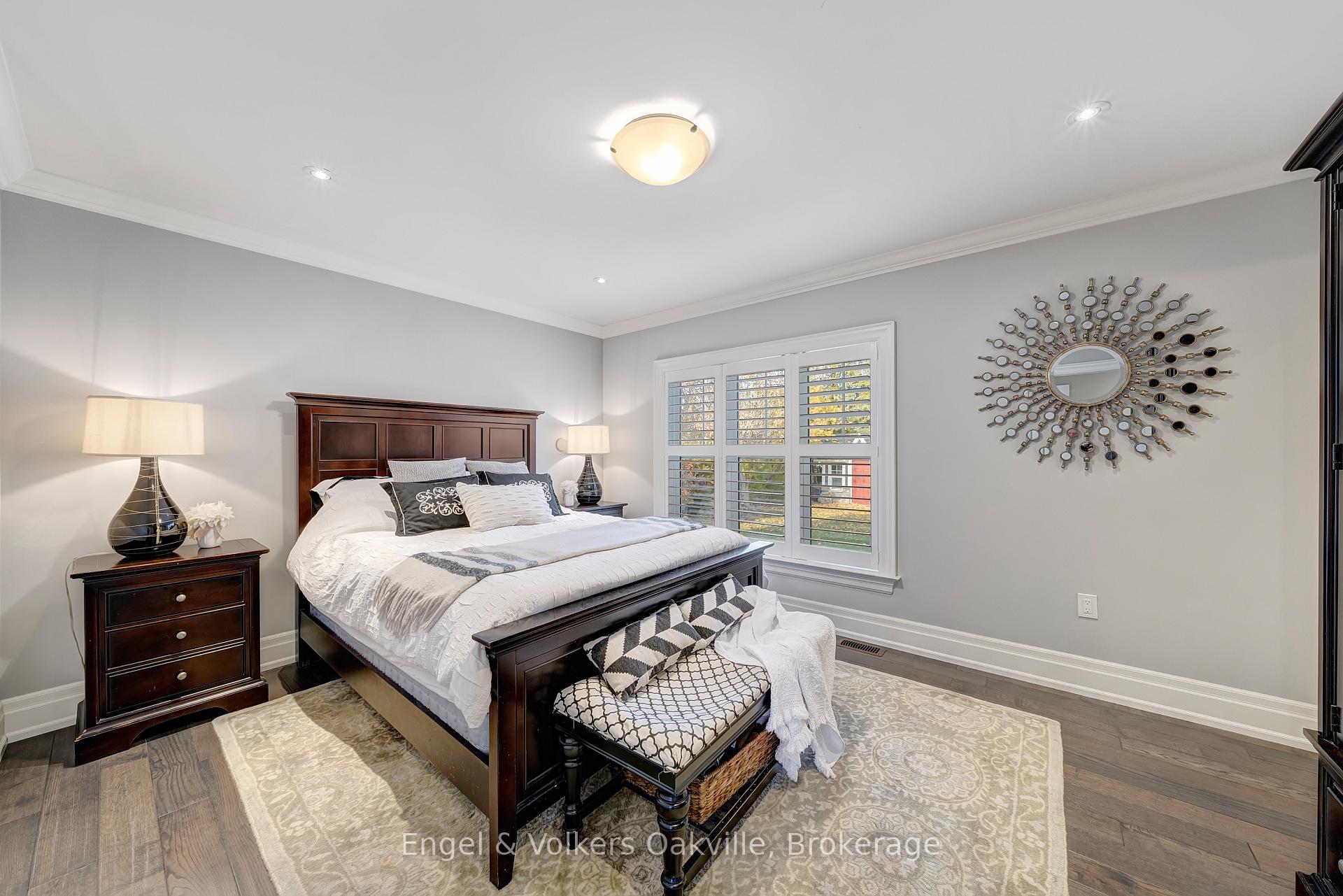 Photo 17 of 1378 Langdale Crescent, Oakville, Falgarwood — HOMEH