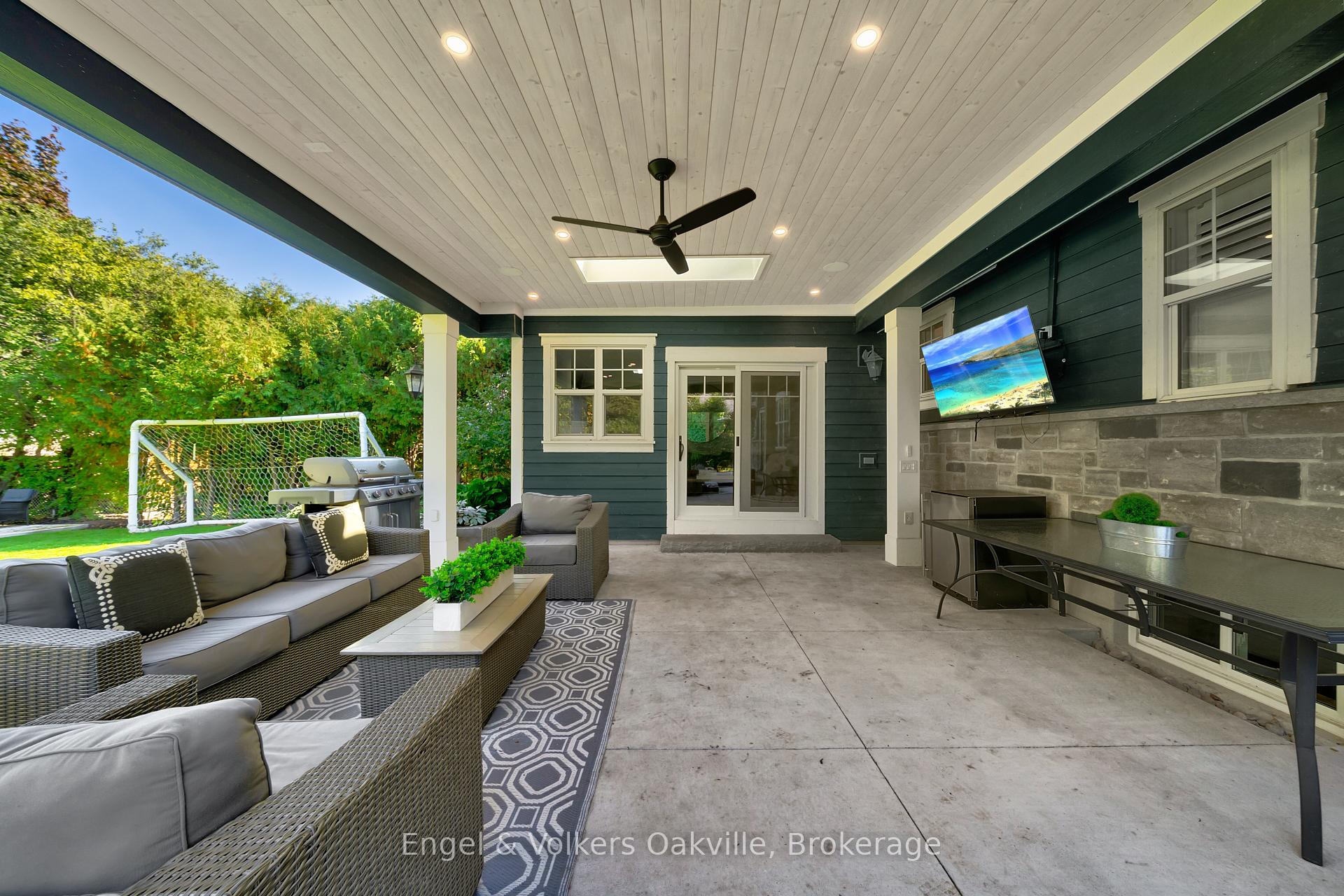 Photo 28 of 1378 Langdale Crescent, Oakville, Falgarwood — HOMEH