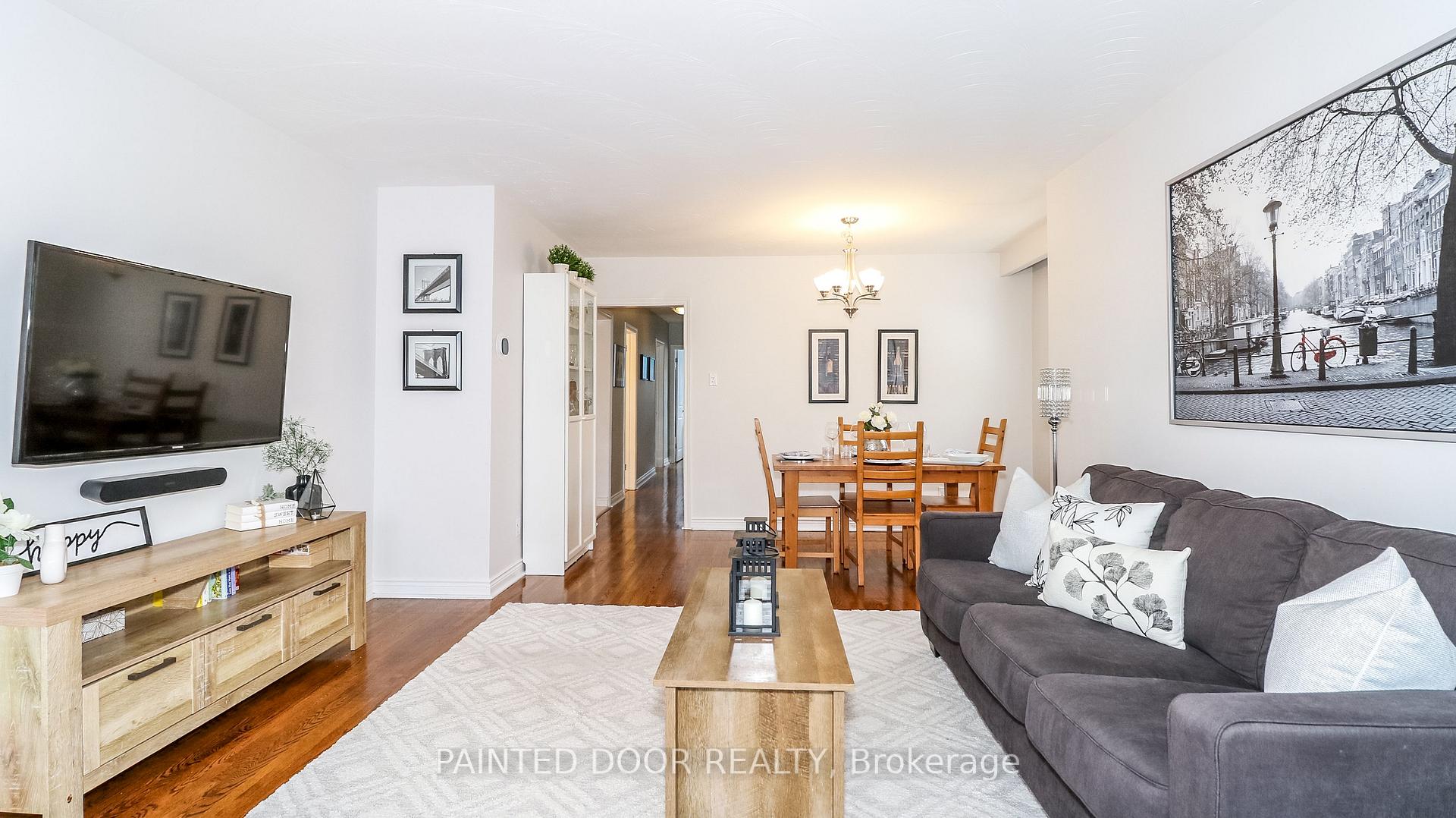 Photo 4 of 752 Silcote Road, Mississauga, Applewood — HOMEH
