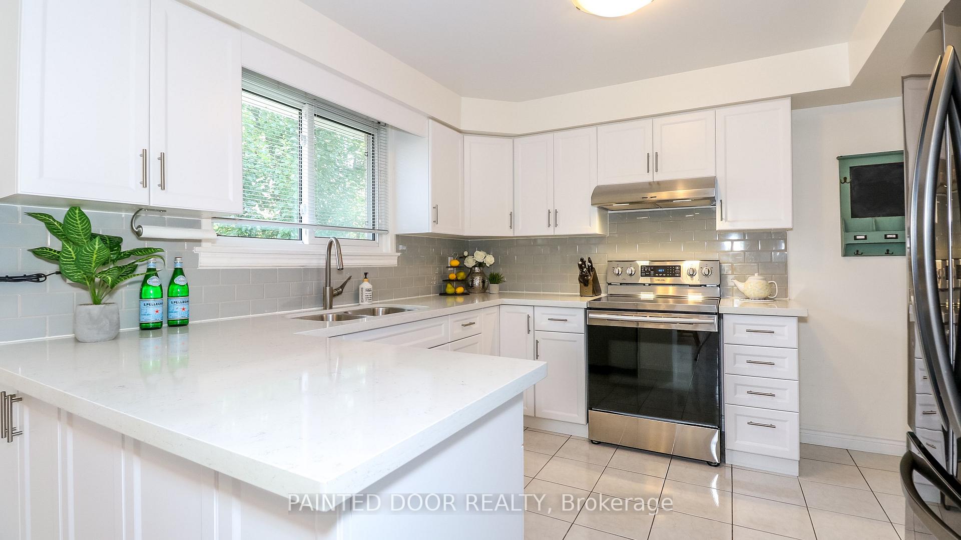 Photo 7 of 752 Silcote Road, Mississauga, Applewood — HOMEH