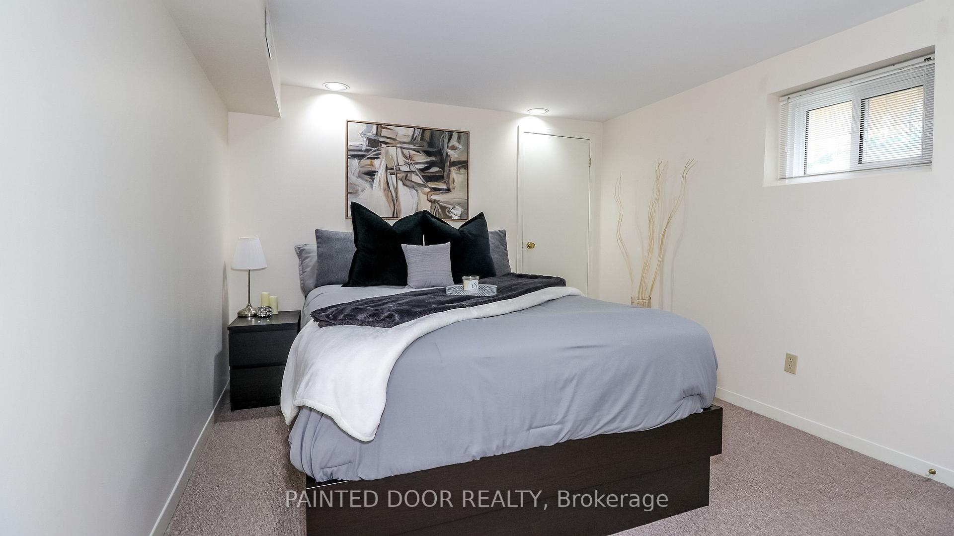 Photo 22 of 752 Silcote Road, Mississauga, Applewood — HOMEH