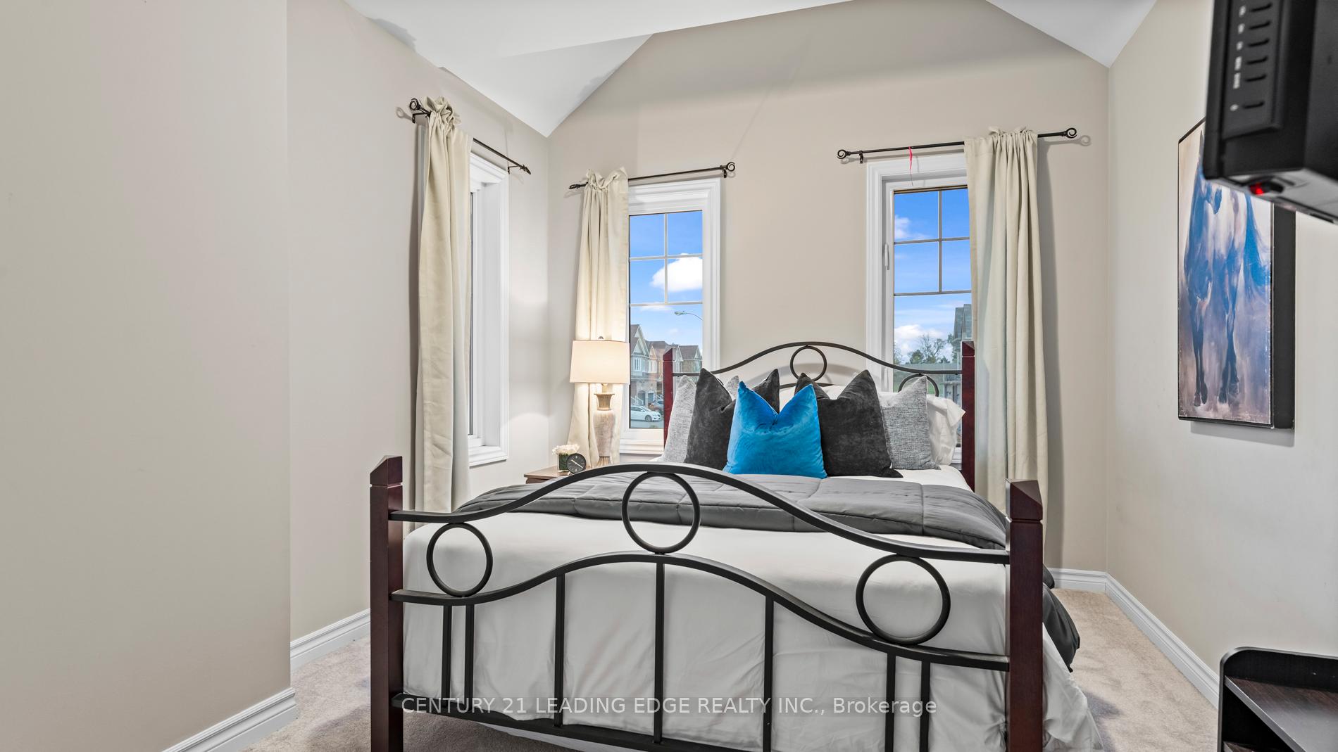 Photo 25 of 74 Jackson Drive, New Tecumseth, Tottenham — HOMEH