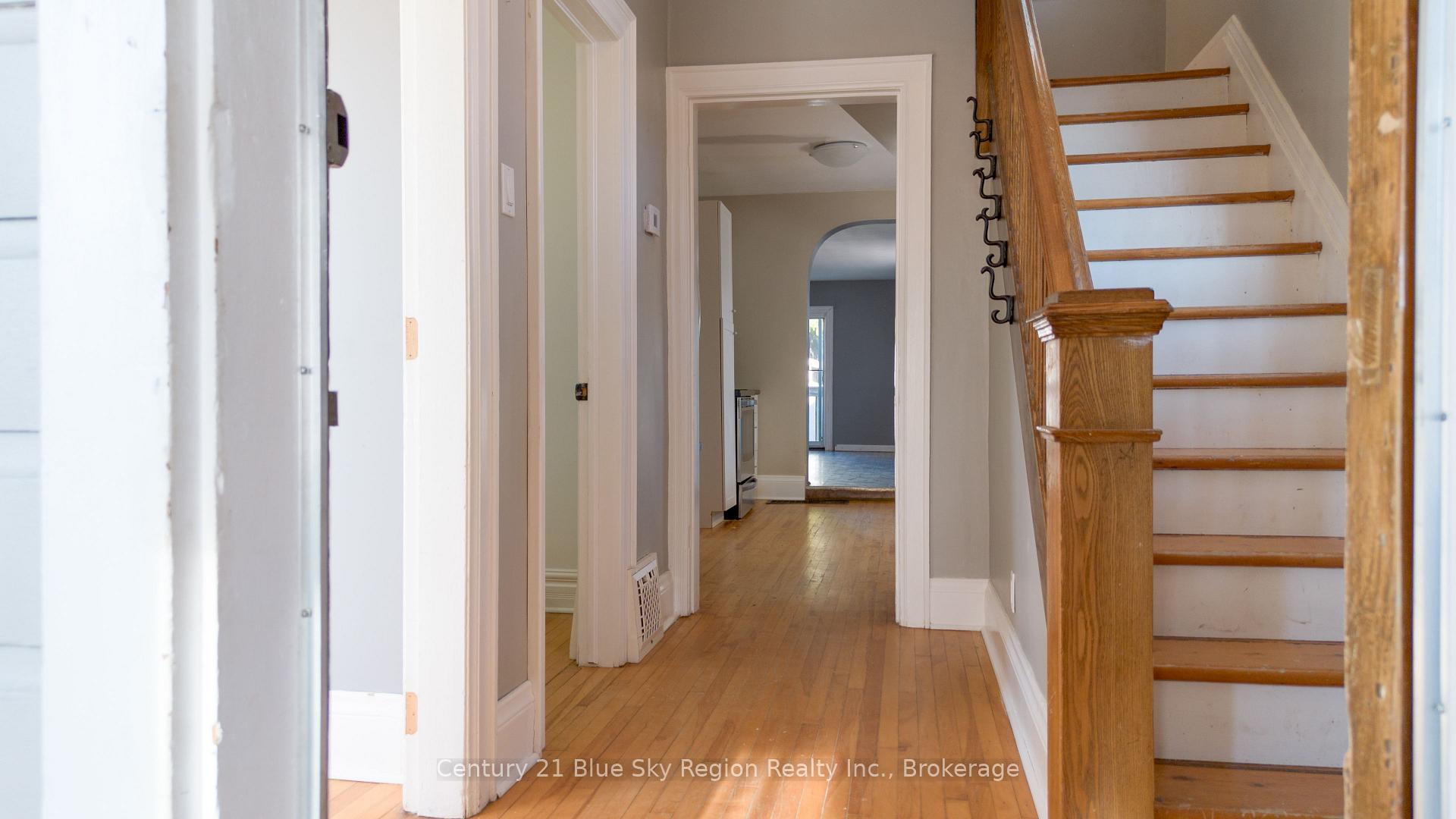 Photo 3 of 482 O'Brien Street, North Bay, Central — HOMEH
