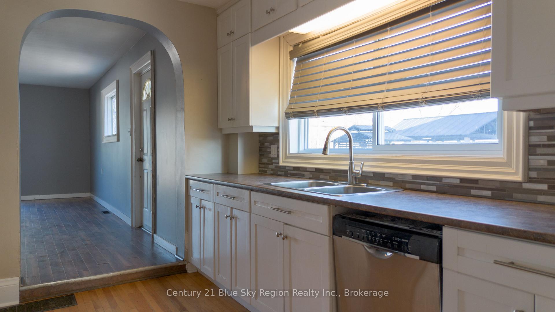 Photo 8 of 482 O'Brien Street, North Bay, Central — HOMEH