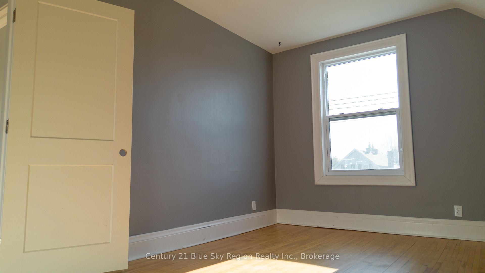 Photo 17 of 482 O'Brien Street, North Bay, Central — HOMEH