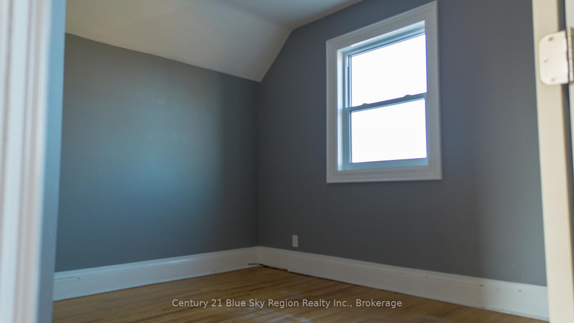 Photo 18 of 482 O'Brien Street, North Bay, Central — HOMEH