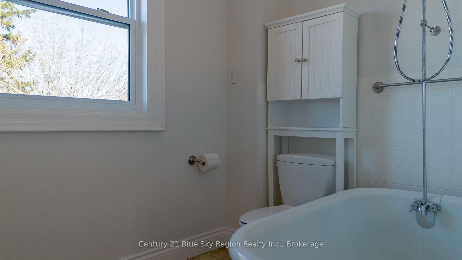 Photo 20 of 482 O'Brien Street, North Bay, Central — HOMEH