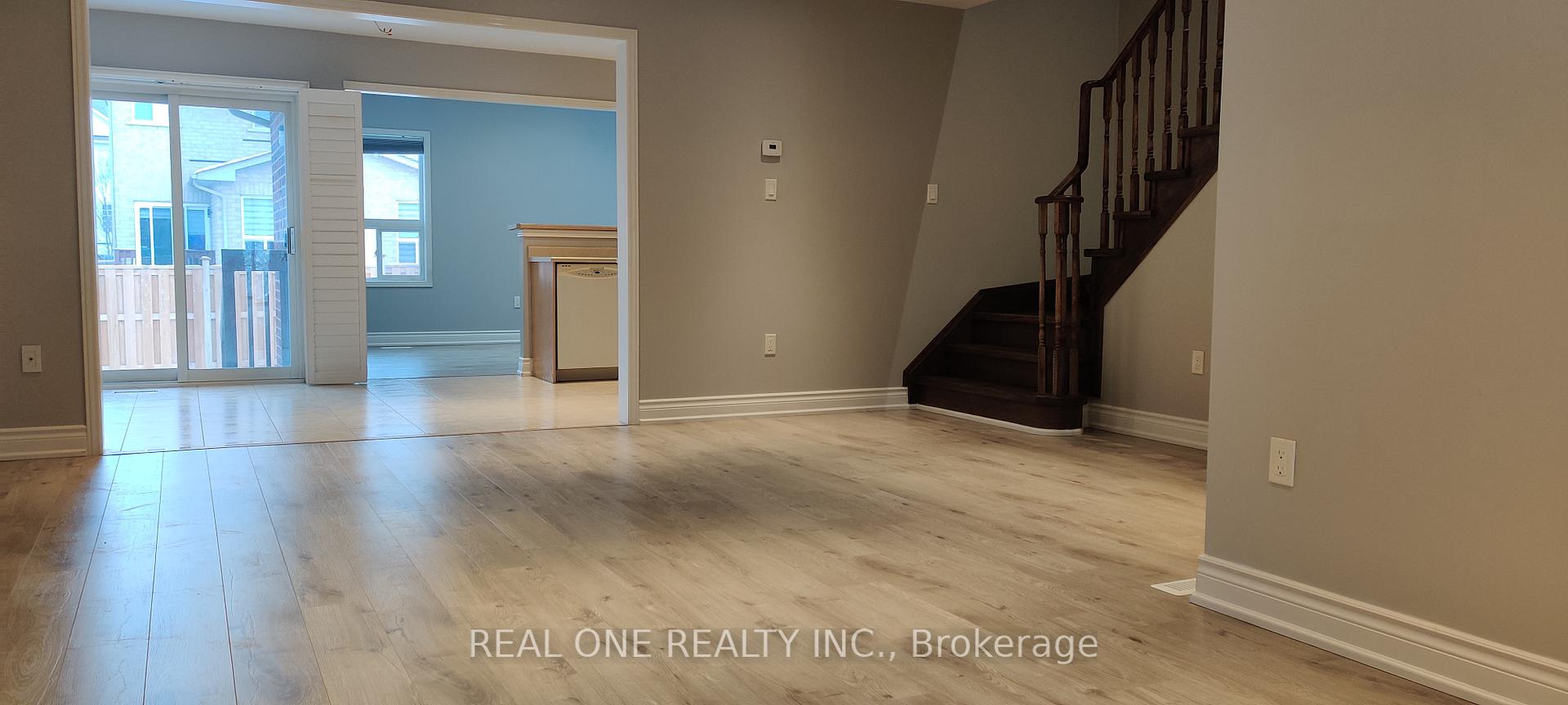 Photo 4 of 63 Briarcrest Drive, Markham, Berczy — HOMEH