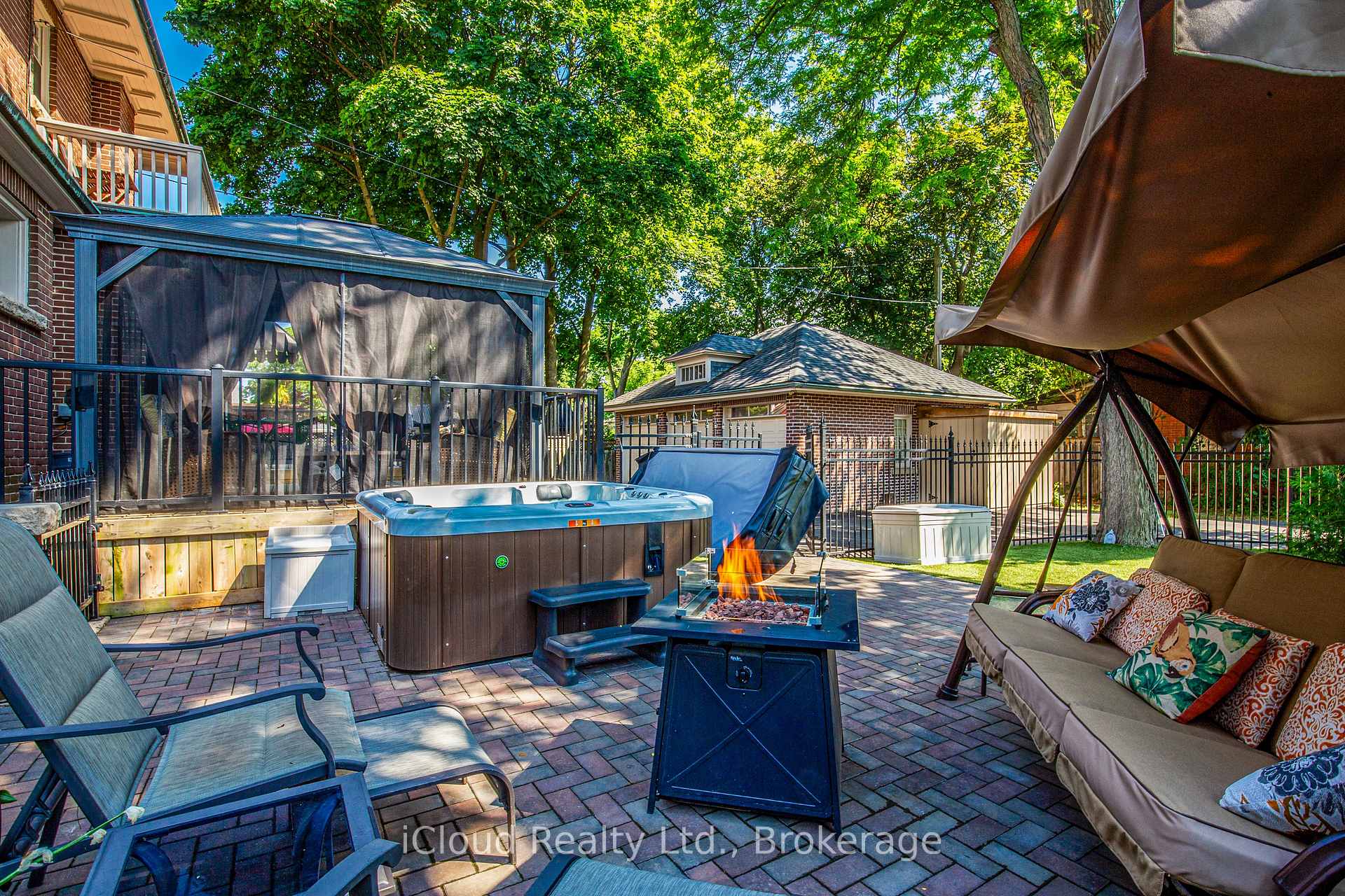 Photo 12 of 447 Simcoe Street N, Oshawa, O'Neill — HOMEH