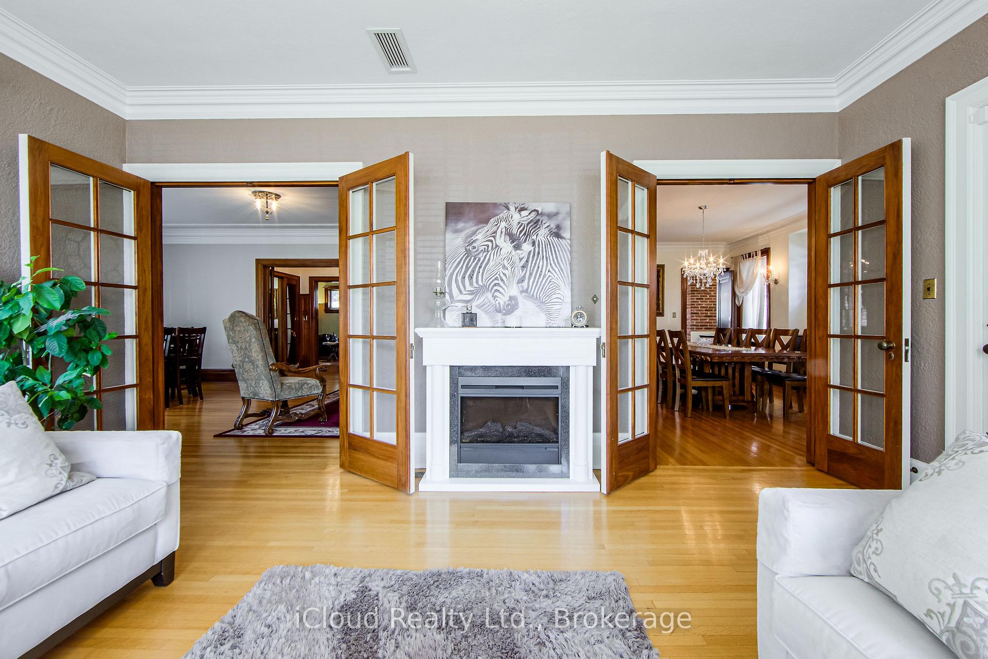 Photo 24 of 447 Simcoe Street N, Oshawa, O'Neill — HOMEH