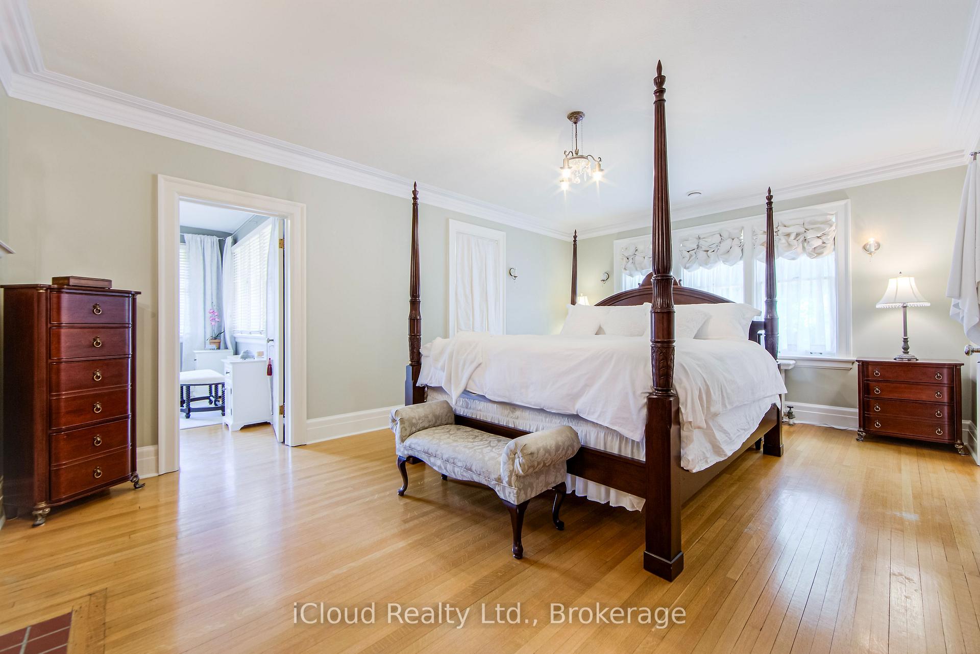Photo 35 of 447 Simcoe Street N, Oshawa, O'Neill — HOMEH