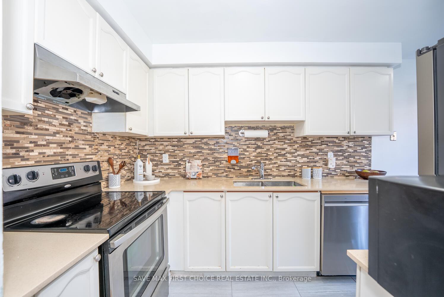 Photo 12 of 3389 Scotch Pine Gate, Mississauga, Lisgar — HOMEH