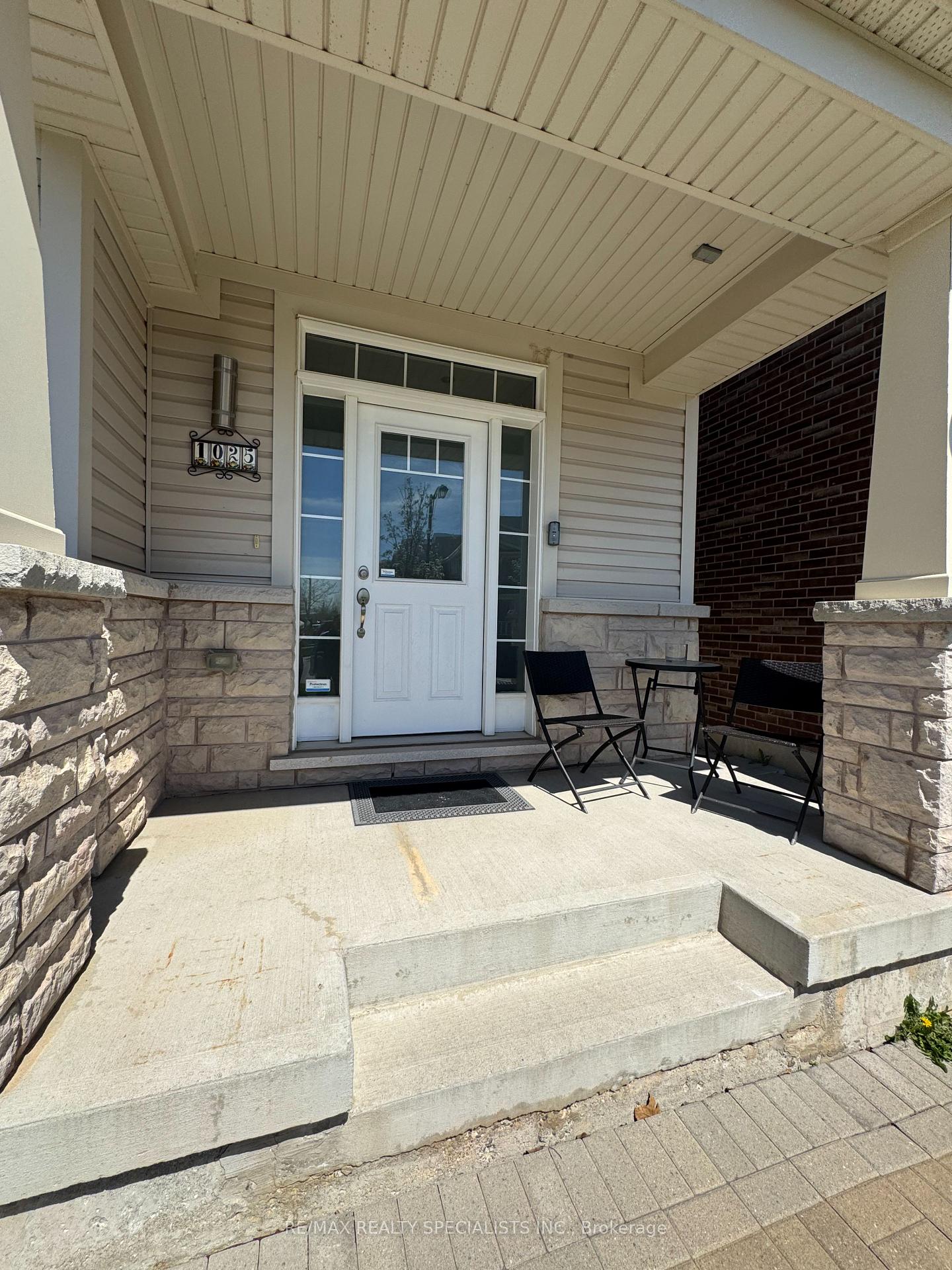 Front of Unit Upper, 1025 Tock Close