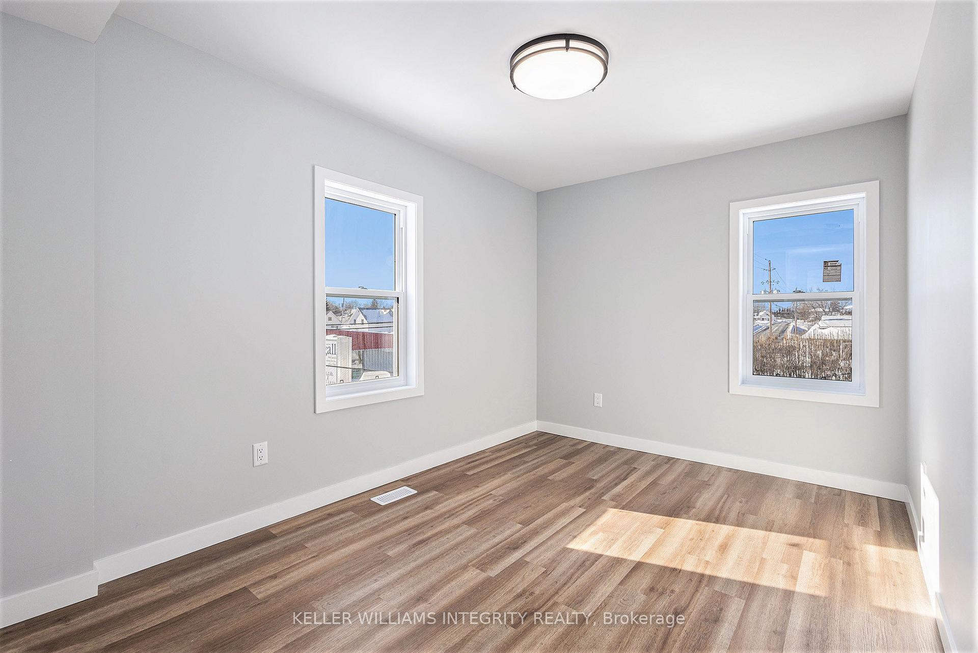 Photo 11 of 12-14 Queen Street, North Stormont, North Stormont (Finch) Twp — HOMEH