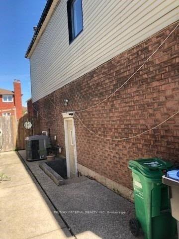 Front of Unit Lower, 657 Thamesford Terrace