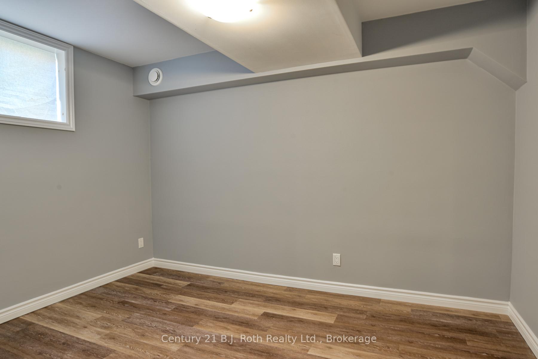 Photo 15 of 62 Dunlop Street, Orillia — HOMEH