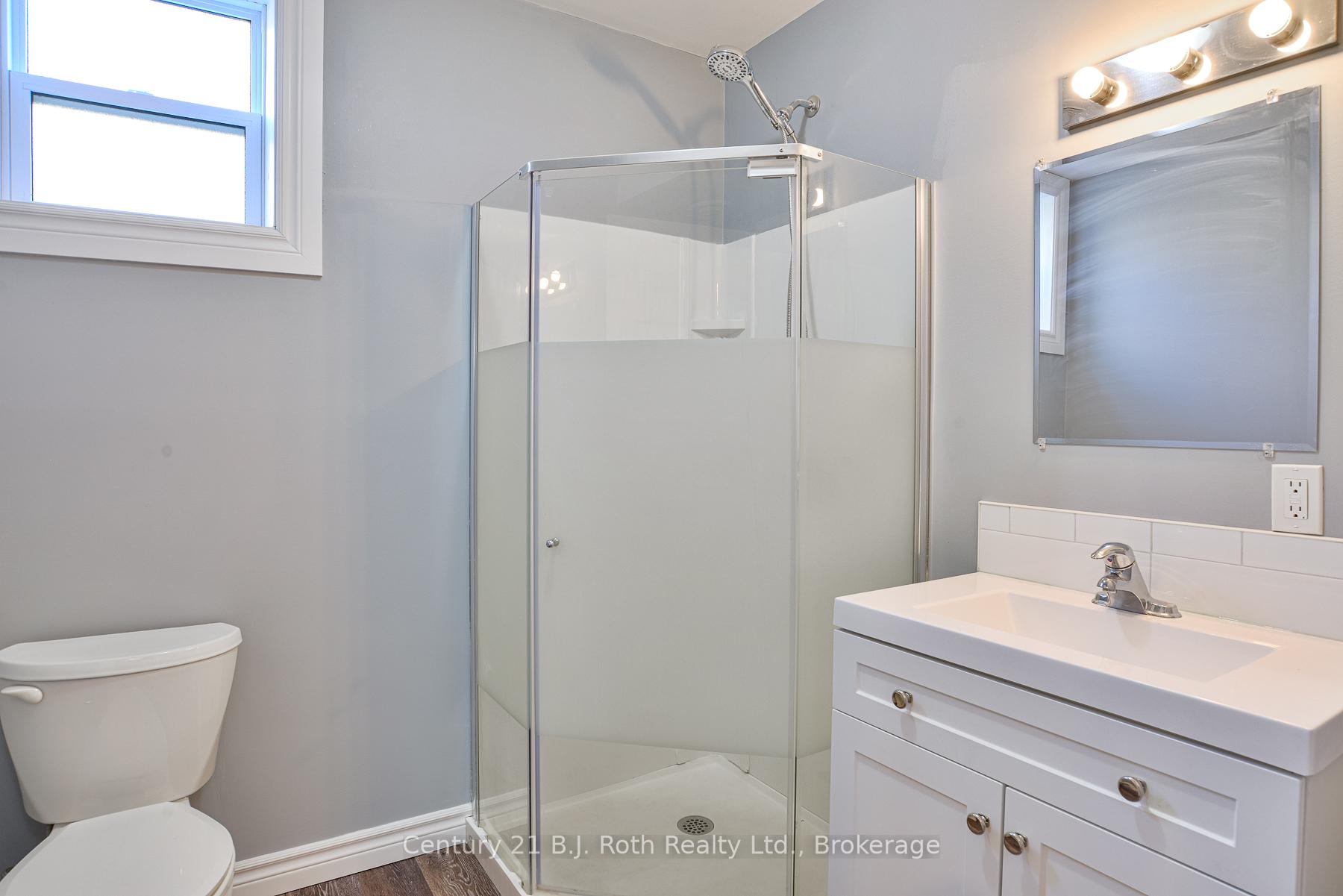 Photo 16 of 62 Dunlop Street, Orillia — HOMEH