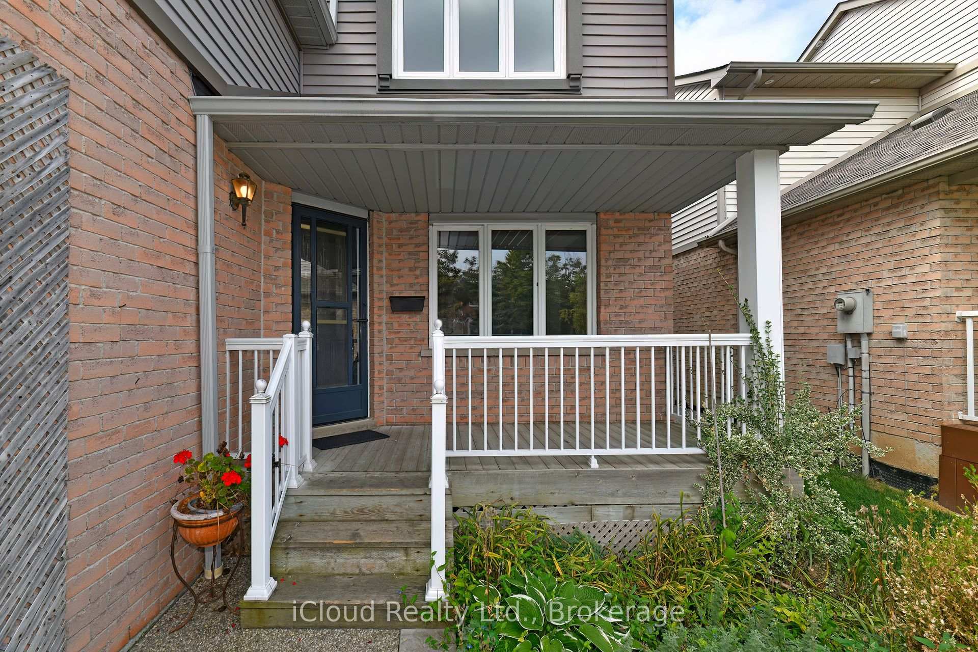 Photo 2 of 2845 Tradewind Drive, Mississauga, Meadowvale — HOMEH
