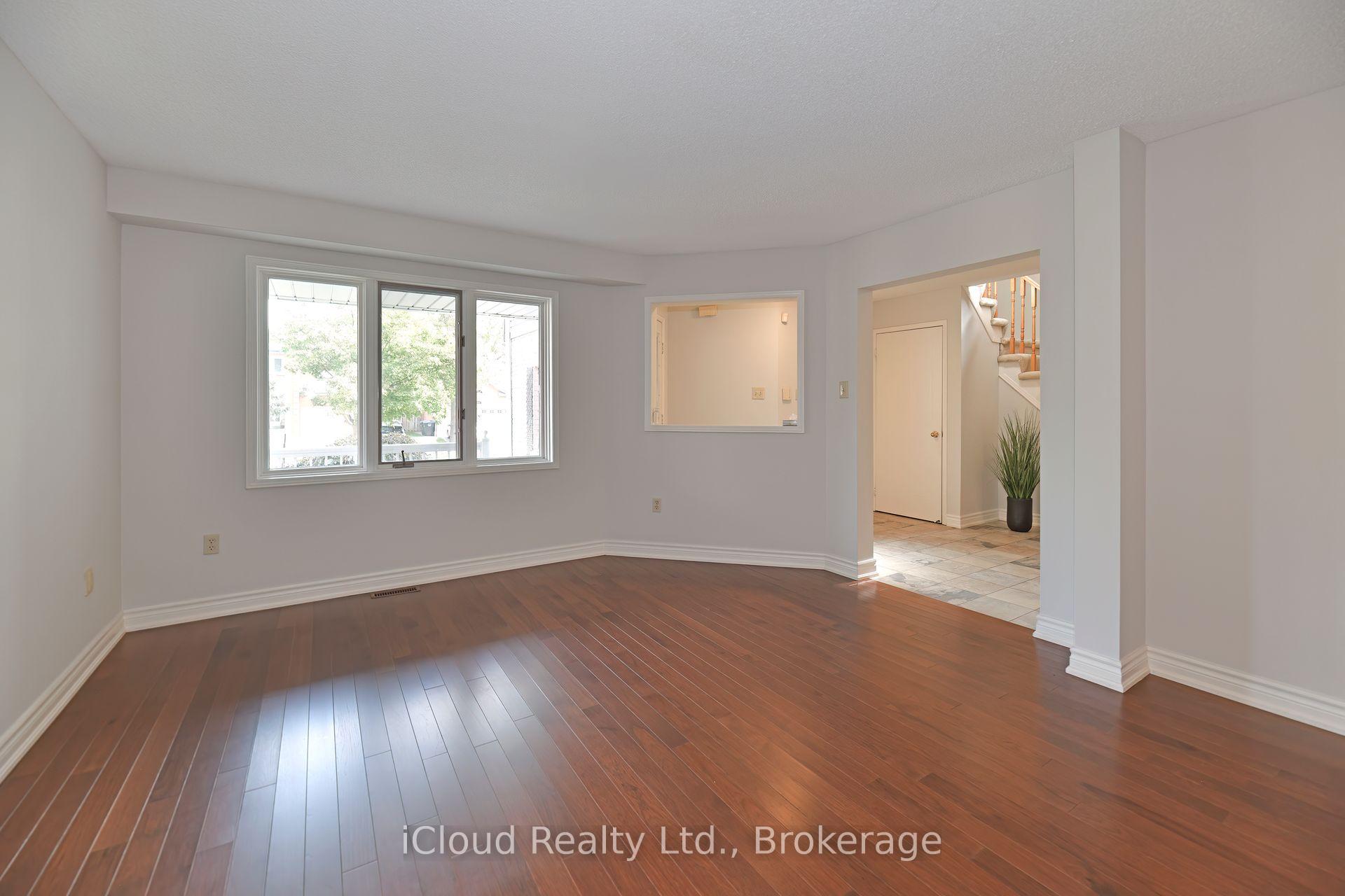 Photo 6 of 2845 Tradewind Drive, Mississauga, Meadowvale — HOMEH
