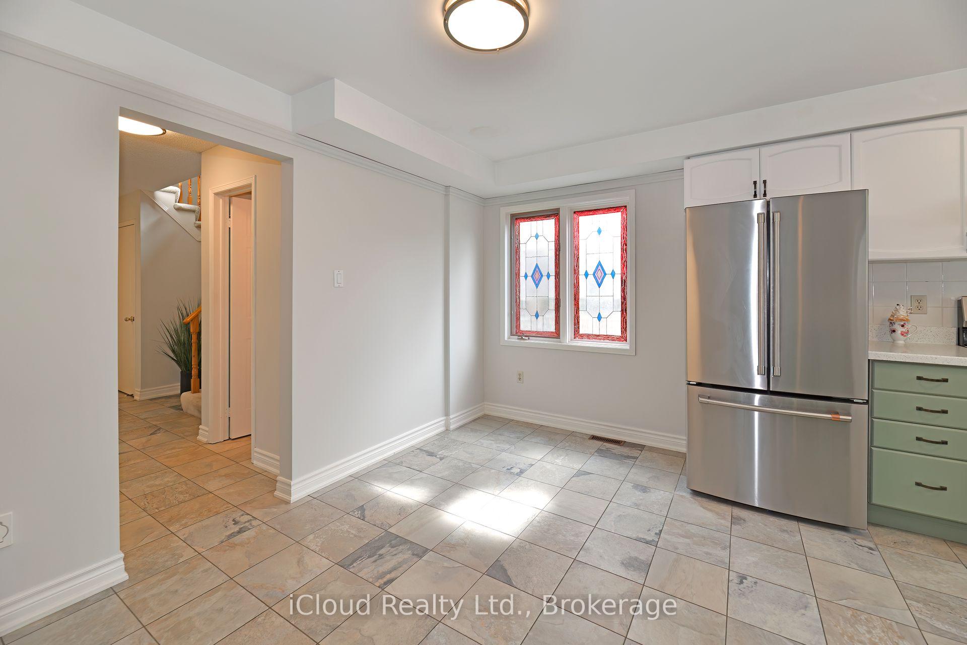 Photo 11 of 2845 Tradewind Drive, Mississauga, Meadowvale — HOMEH