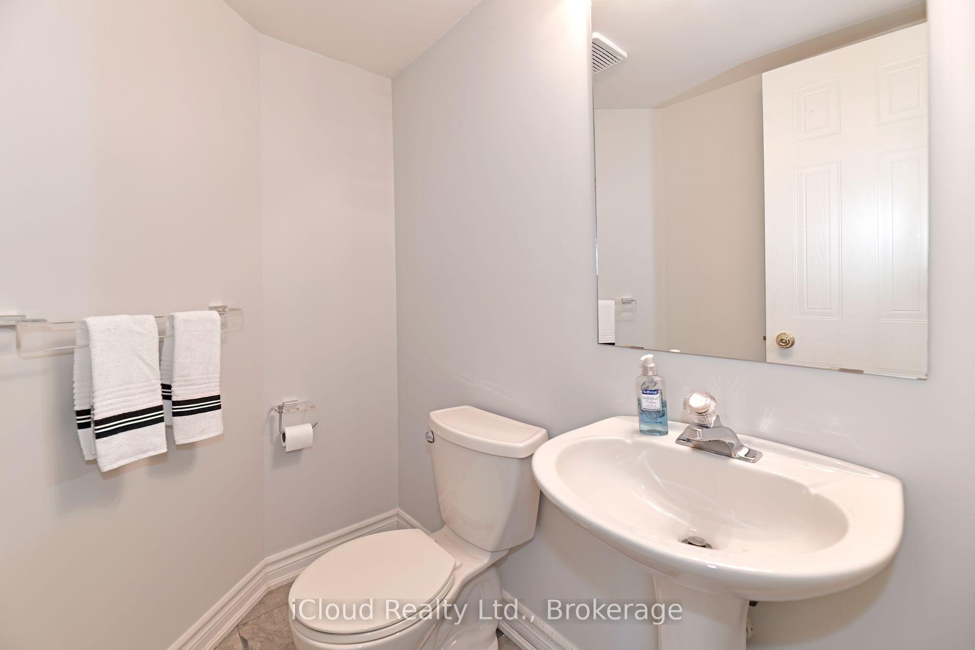 Photo 14 of 2845 Tradewind Drive, Mississauga, Meadowvale — HOMEH