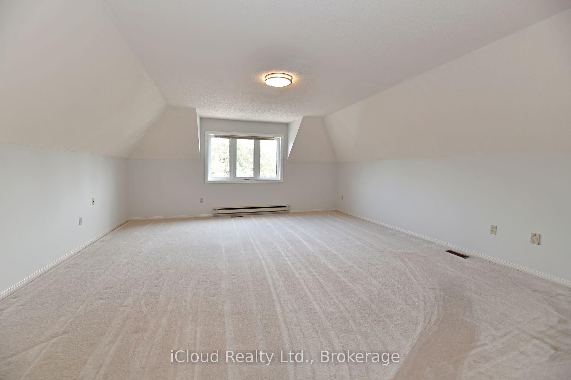 Photo 15 of 2845 Tradewind Drive, Mississauga, Meadowvale — HOMEH