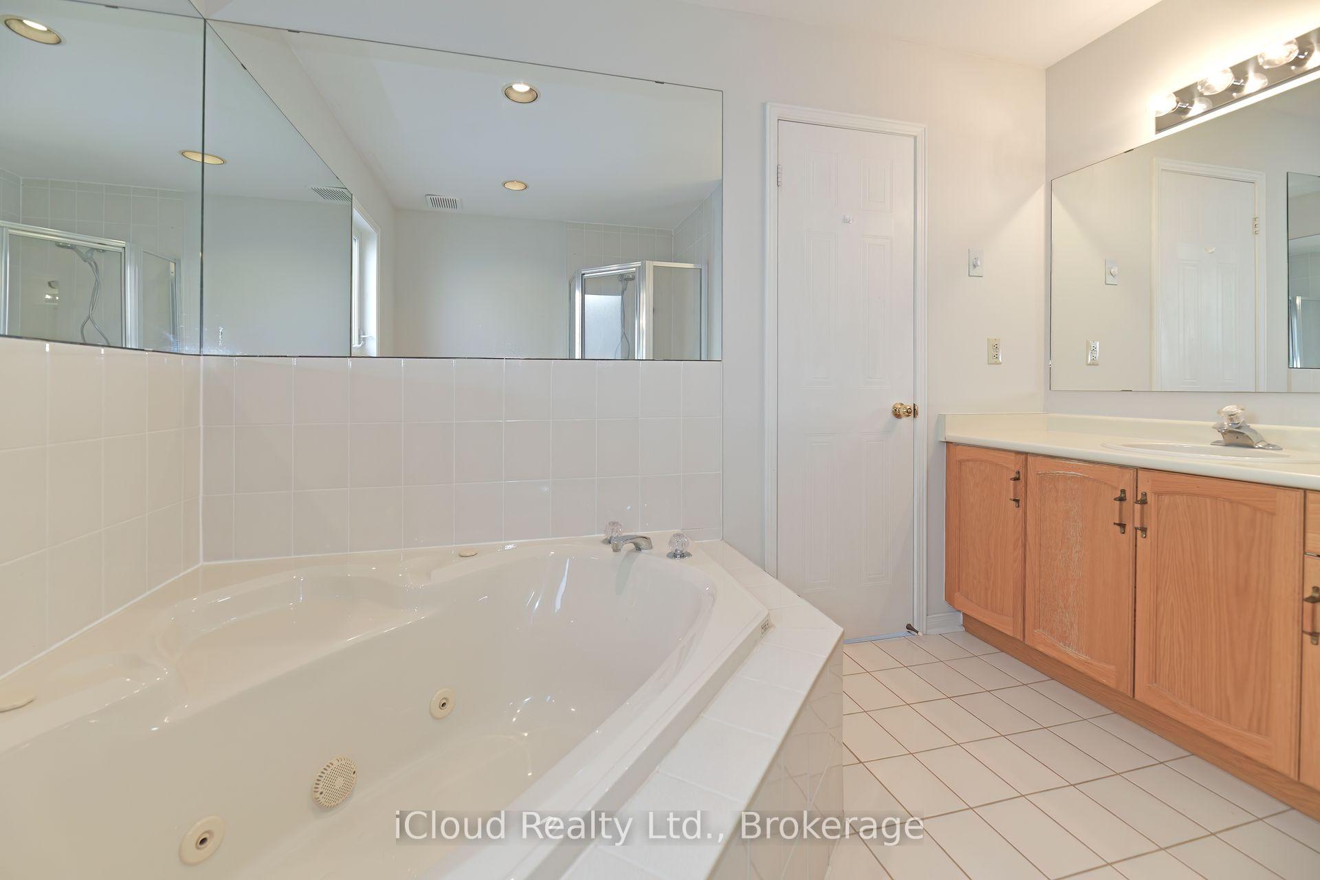 Photo 20 of 2845 Tradewind Drive, Mississauga, Meadowvale — HOMEH