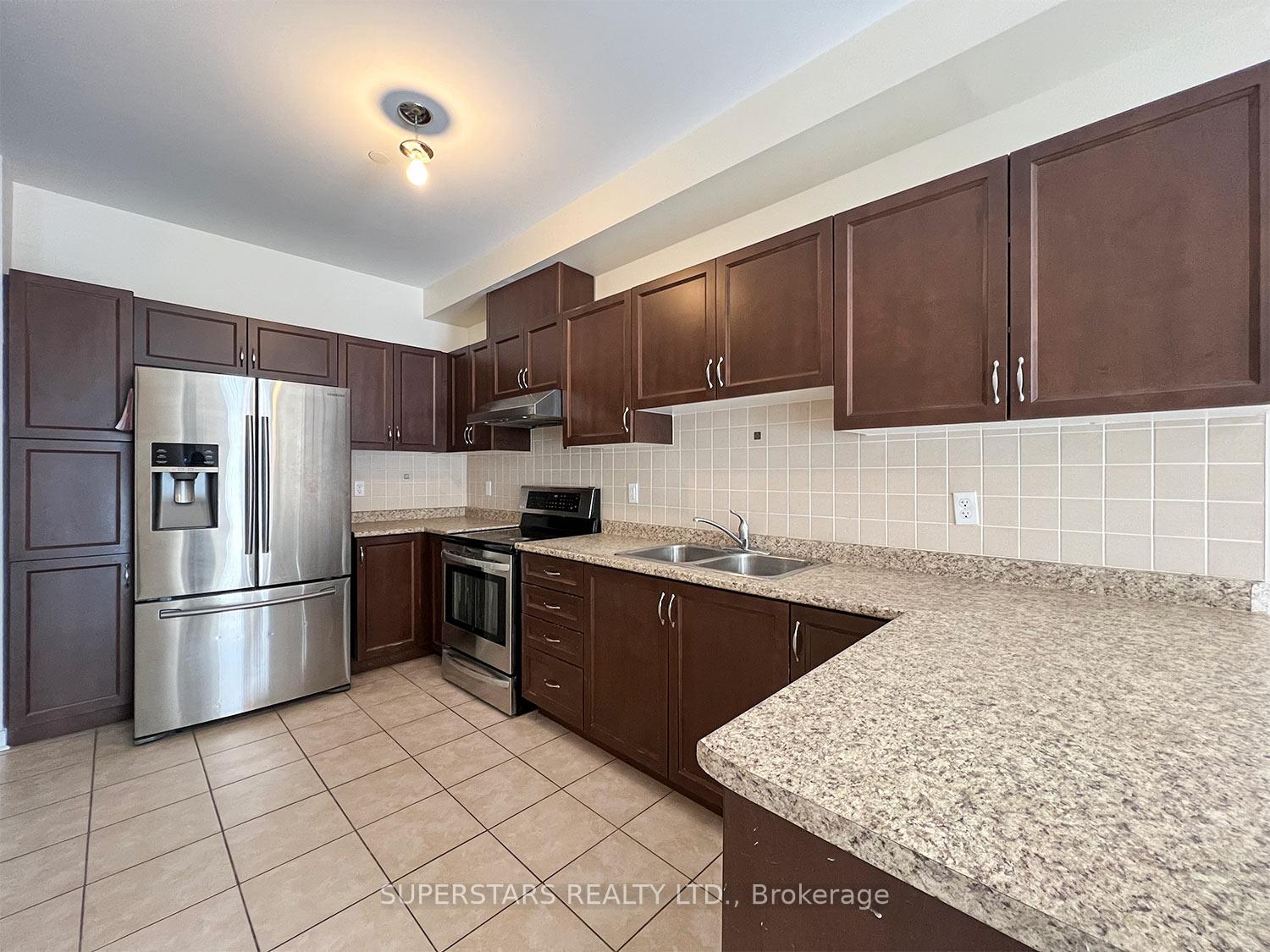 Photo 5 of 15 Jackson Eli Way, Markham, Cedarwood — HOMEH