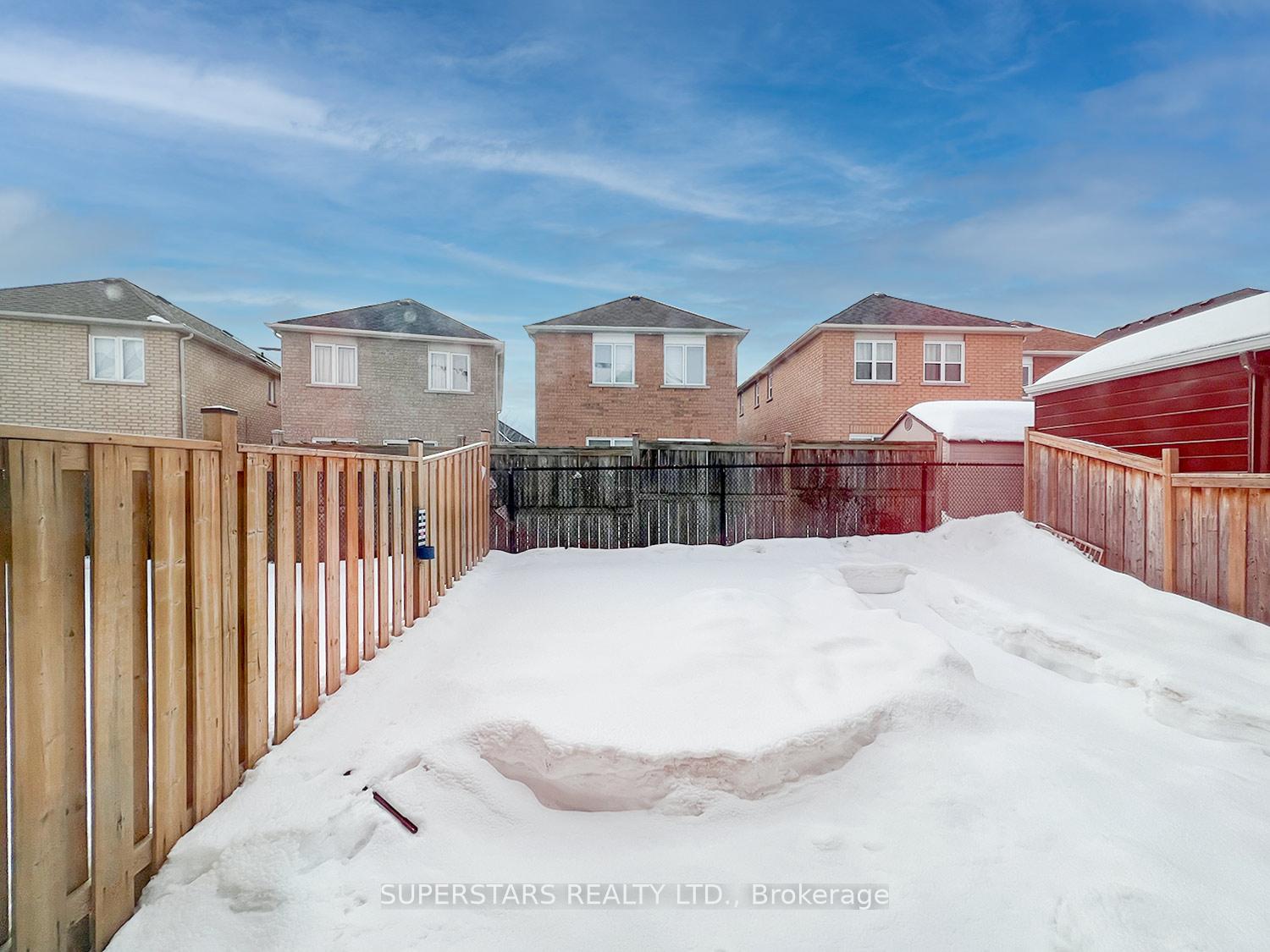 Photo 9 of 15 Jackson Eli Way, Markham, Cedarwood — HOMEH