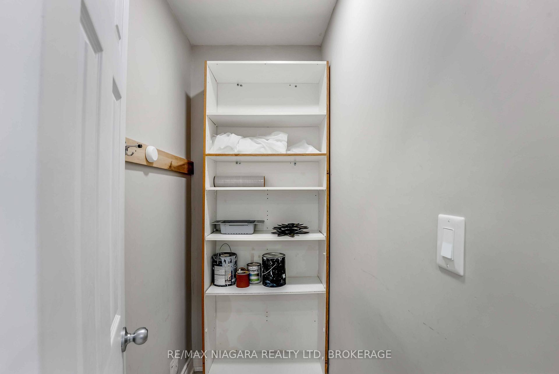 Photo 13 of 5231 Kitchener Street, Niagara Falls, Clifton Hill — HOMEH