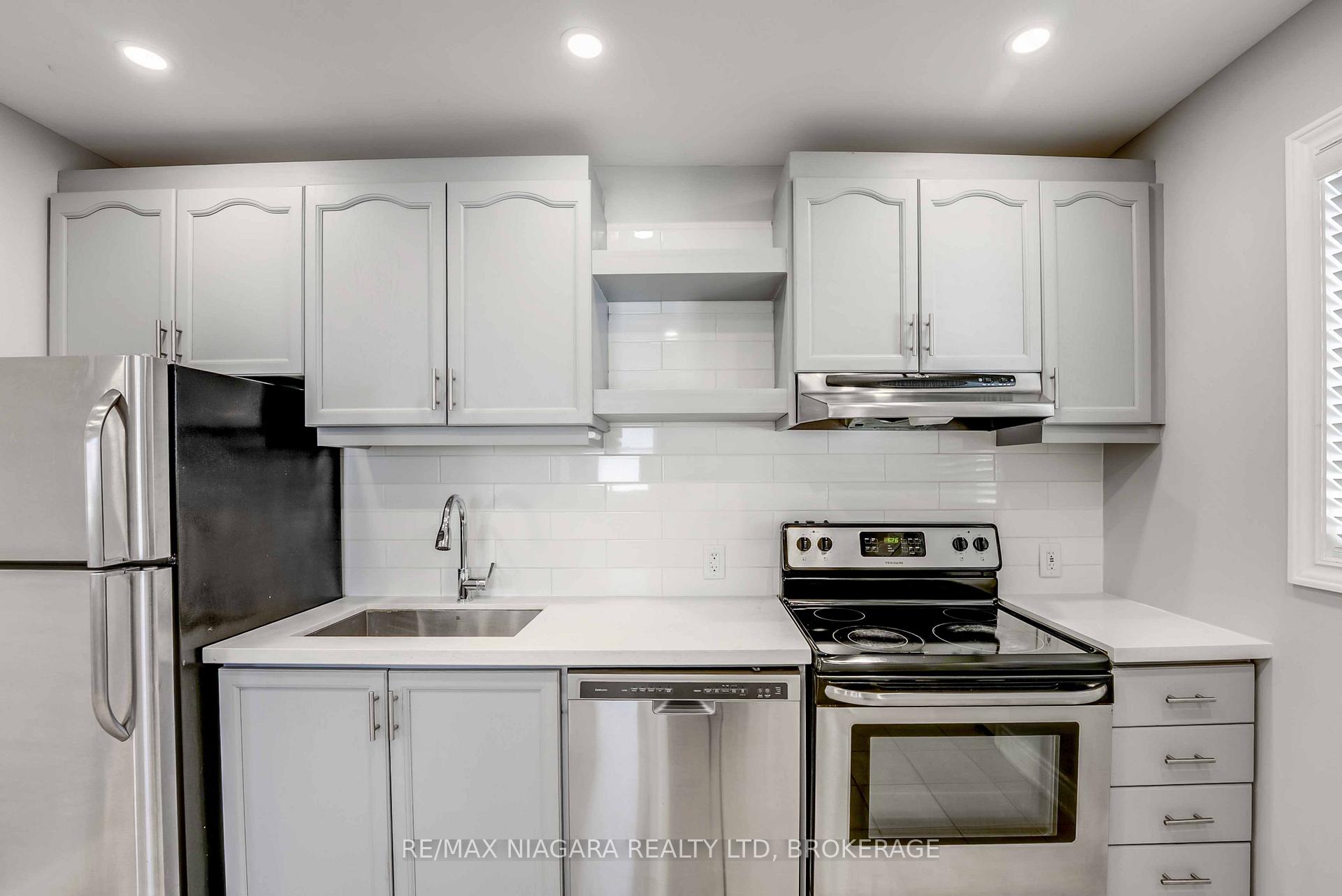 Photo 16 of 5231 Kitchener Street, Niagara Falls, Clifton Hill — HOMEH