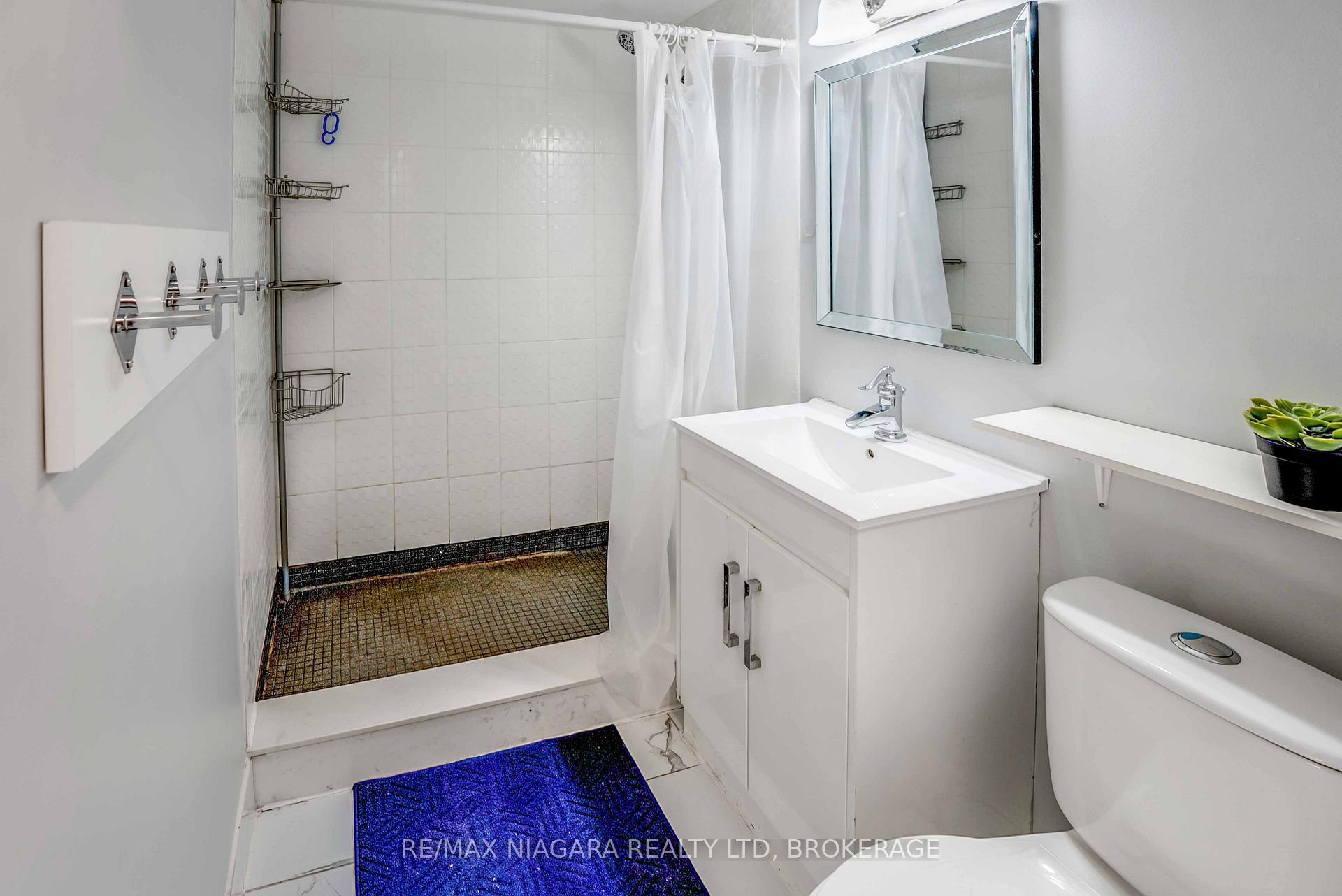 Photo 21 of 5231 Kitchener Street, Niagara Falls, Clifton Hill — HOMEH