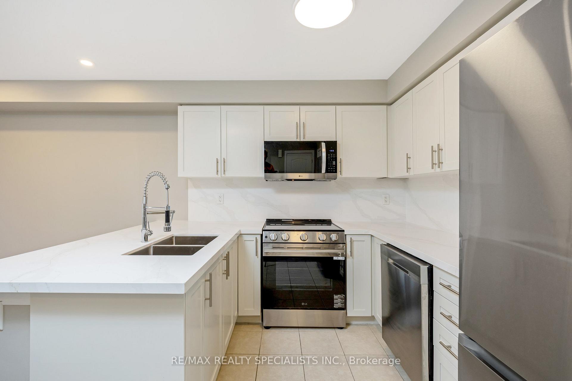 Photo 11 of 1573 Leblanc Court, Milton, Ford — HOMEH