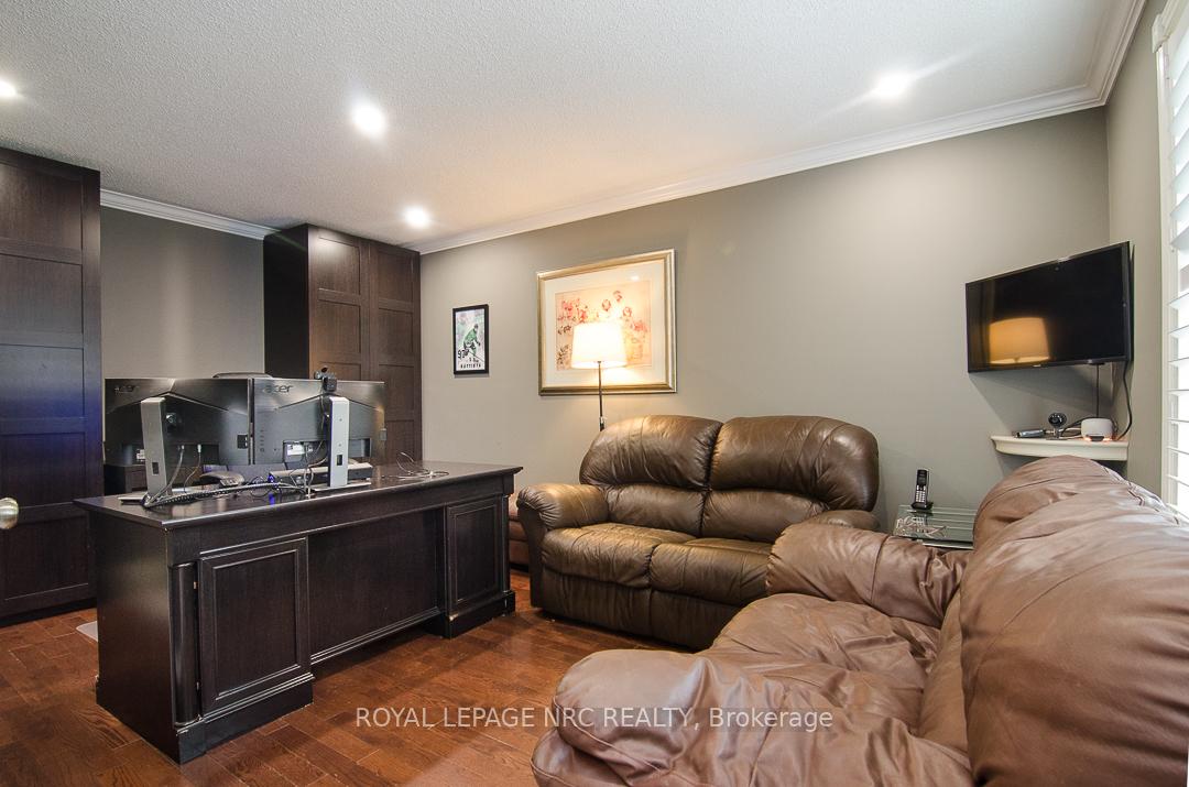 Photo 9 of 46 Millbridge Crescent, Pelham, Fonthill — HOMEH