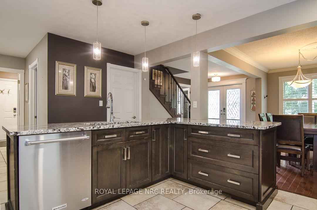 Photo 12 of 46 Millbridge Crescent, Pelham, Fonthill — HOMEH