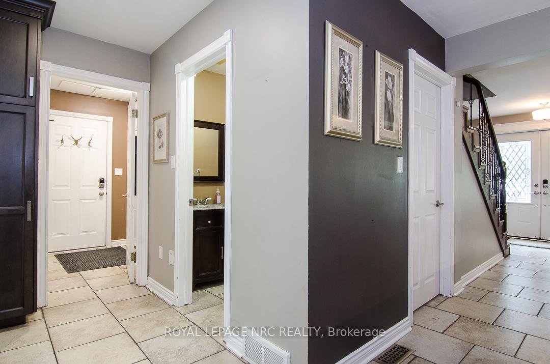 Photo 17 of 46 Millbridge Crescent, Pelham, Fonthill — HOMEH