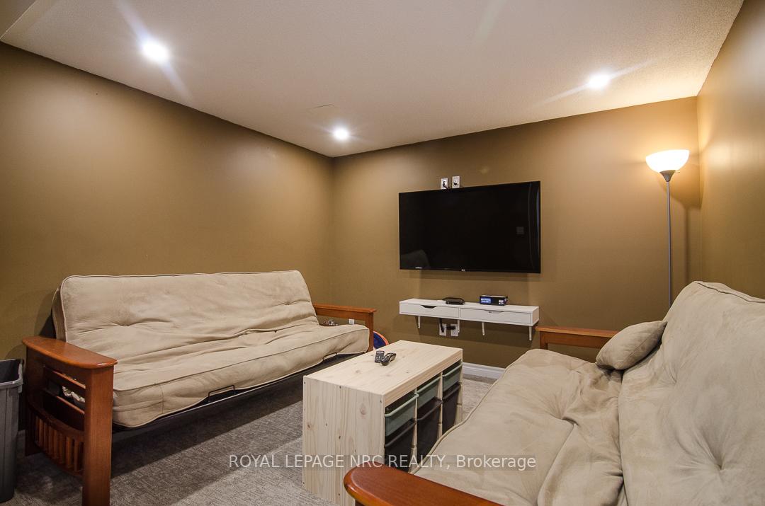 Photo 29 of 46 Millbridge Crescent, Pelham, Fonthill — HOMEH