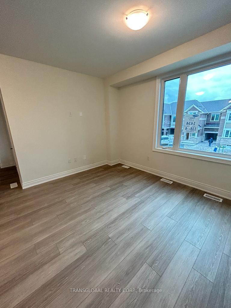 Photo 4 of 63 Therma Crescent, Markham, Victoria Square — HOMEH