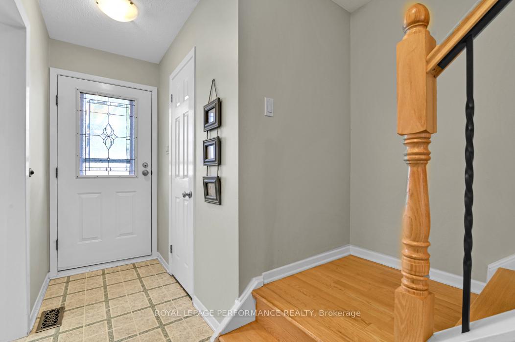 Photo 2 of 6252 Paddler Way, Ottawa, Hiawatha Park/Convent Glen — HOMEH
