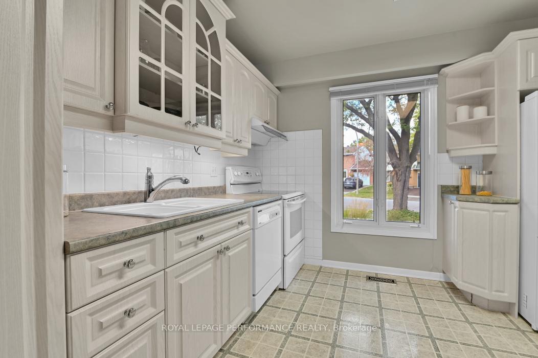 Photo 5 of 6252 Paddler Way, Ottawa, Hiawatha Park/Convent Glen — HOMEH