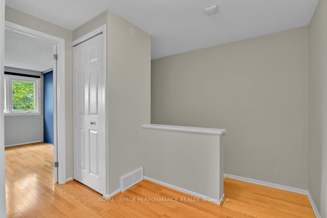 Photo 12 of 6252 Paddler Way, Ottawa, Hiawatha Park/Convent Glen — HOMEH