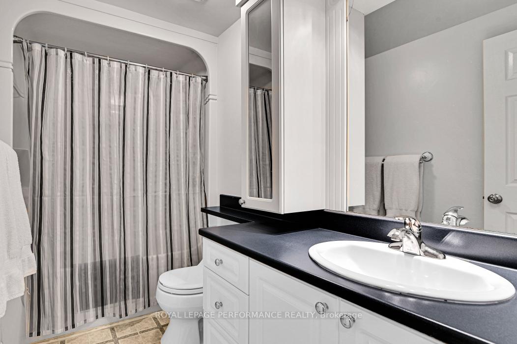 Photo 15 of 6252 Paddler Way, Ottawa, Hiawatha Park/Convent Glen — HOMEH