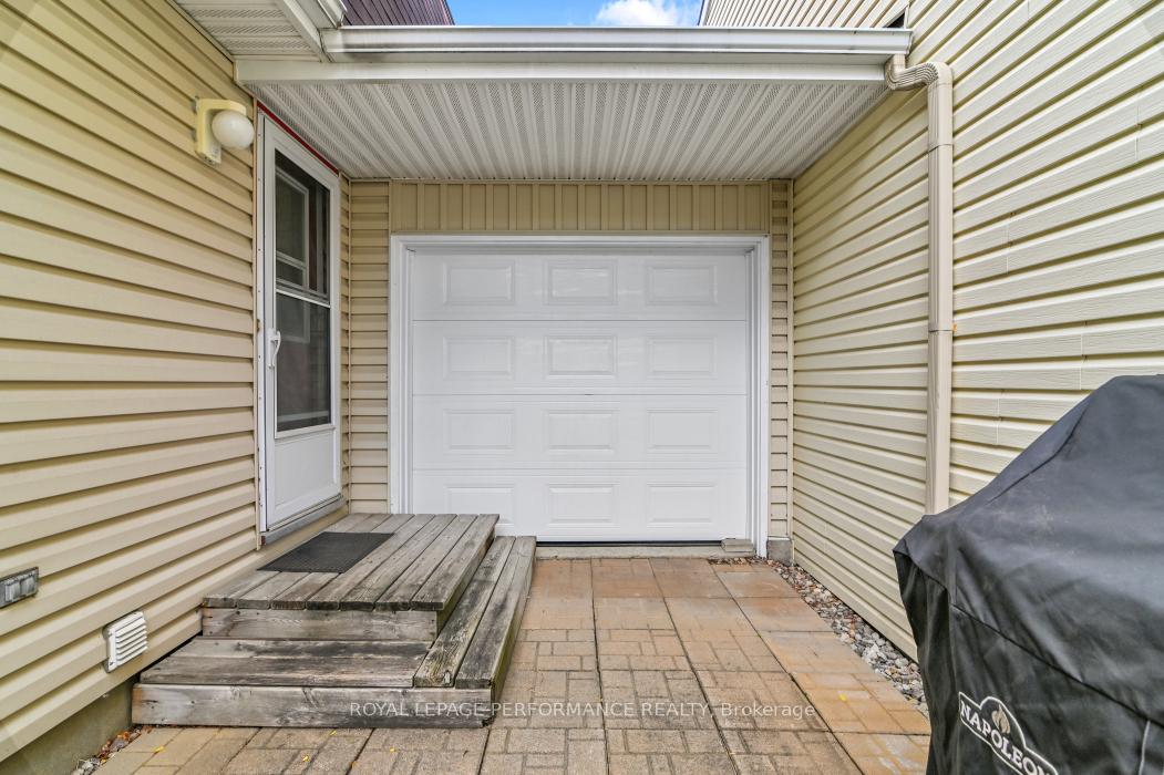 Photo 24 of 6252 Paddler Way, Ottawa, Hiawatha Park/Convent Glen — HOMEH