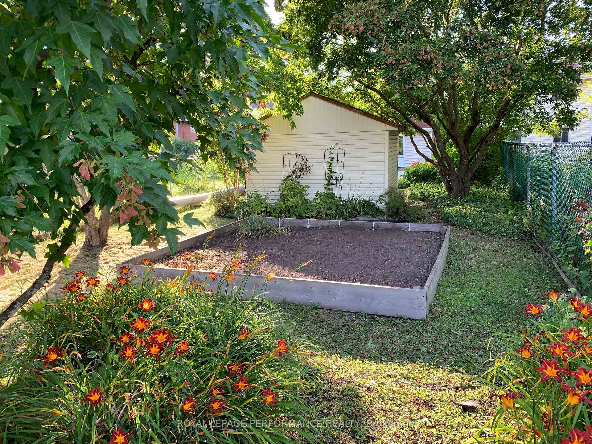 Photo 37 of 6252 Paddler Way, Ottawa, Hiawatha Park/Convent Glen — HOMEH